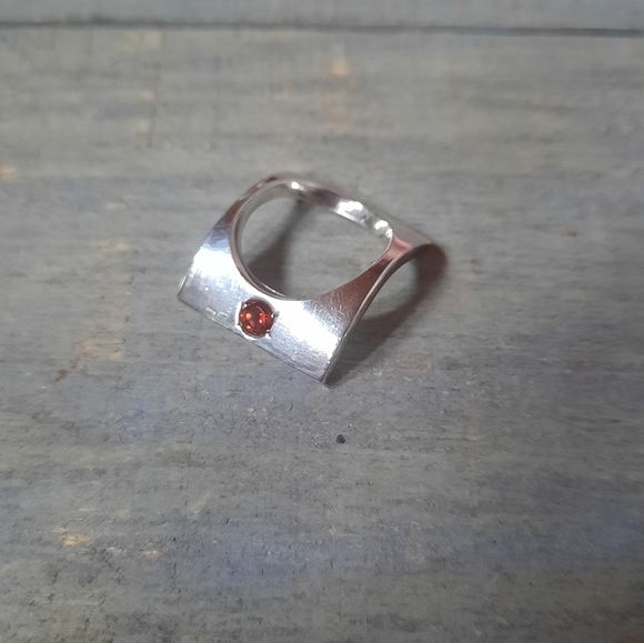 Artisan Crafted Sterling Silver Abstract Garnet Ring - Picture 6 of 15